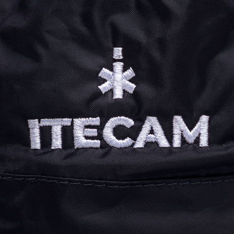 detalle logo bordado