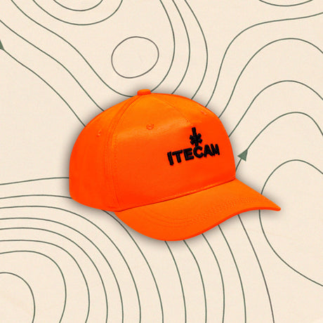 gorra naranja para actividades al aire libre